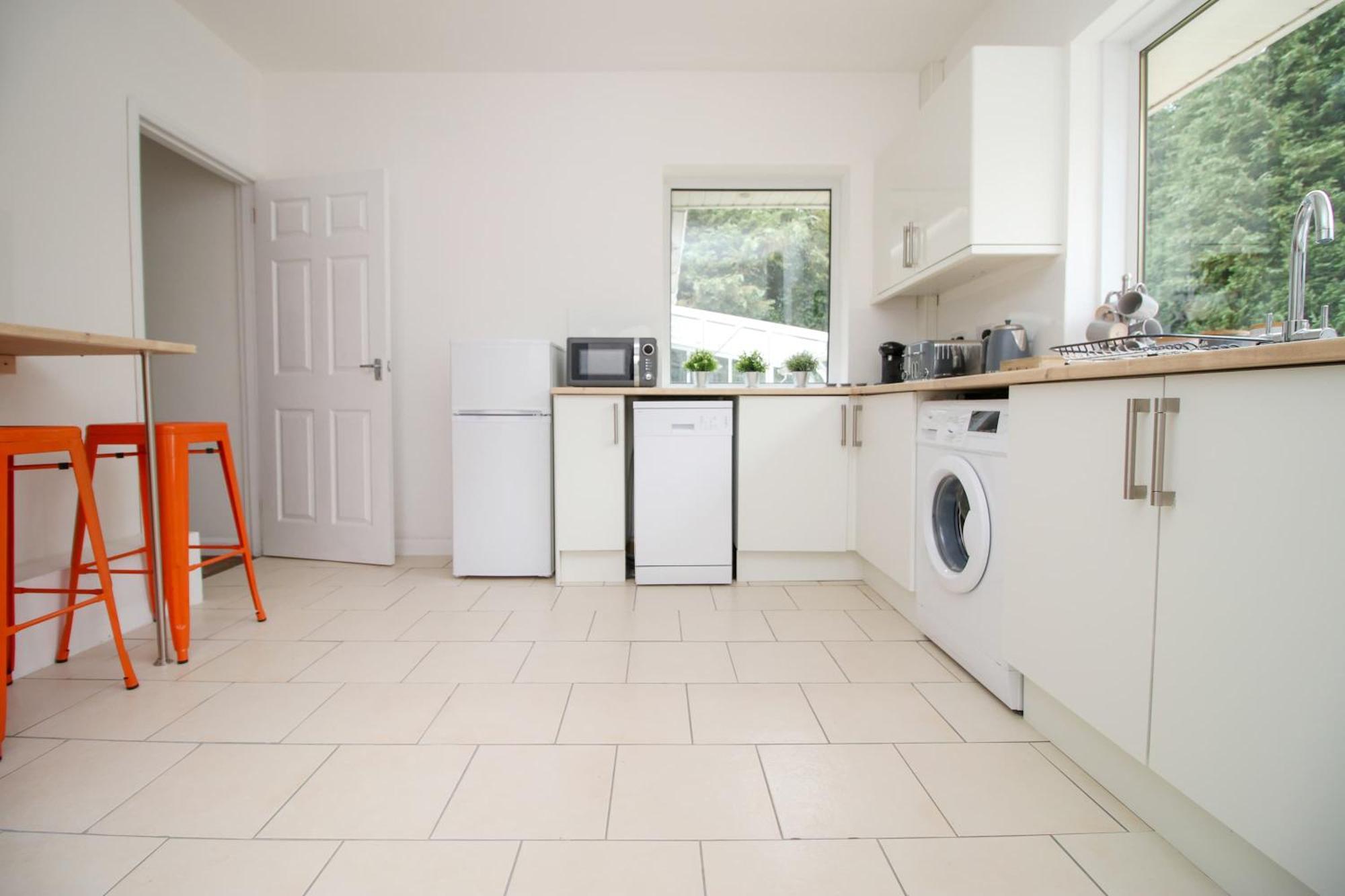 Holiday home The Lockett Wonderful Large Plympton, Free Parking By Staystaycations