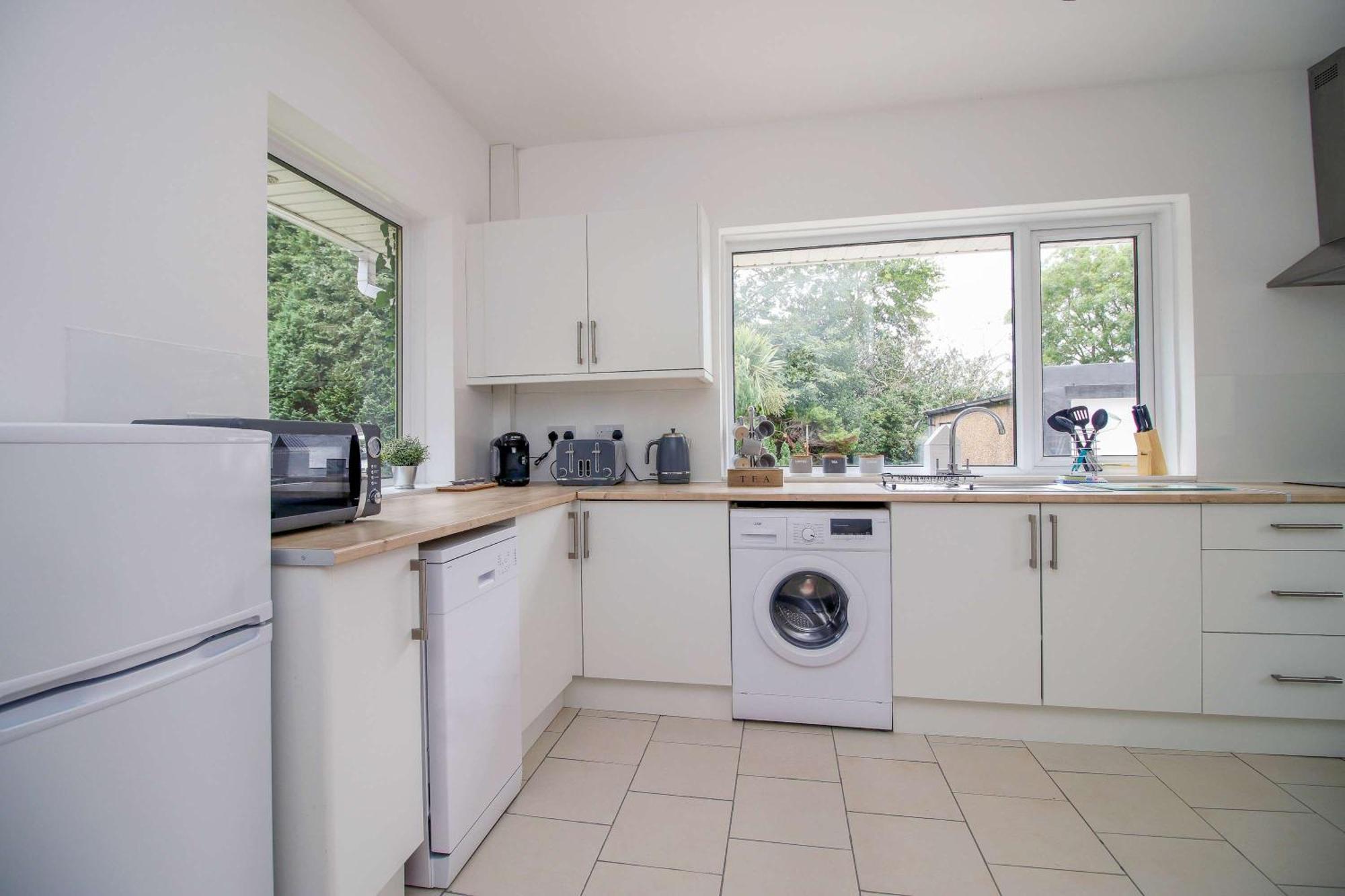 The Lockett Wonderful Large Plympton, Free Parking By Staystaycations Holiday home Plymouth